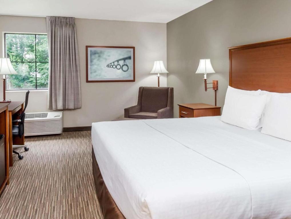 Days Inn Springfield South Екстер'єр фото