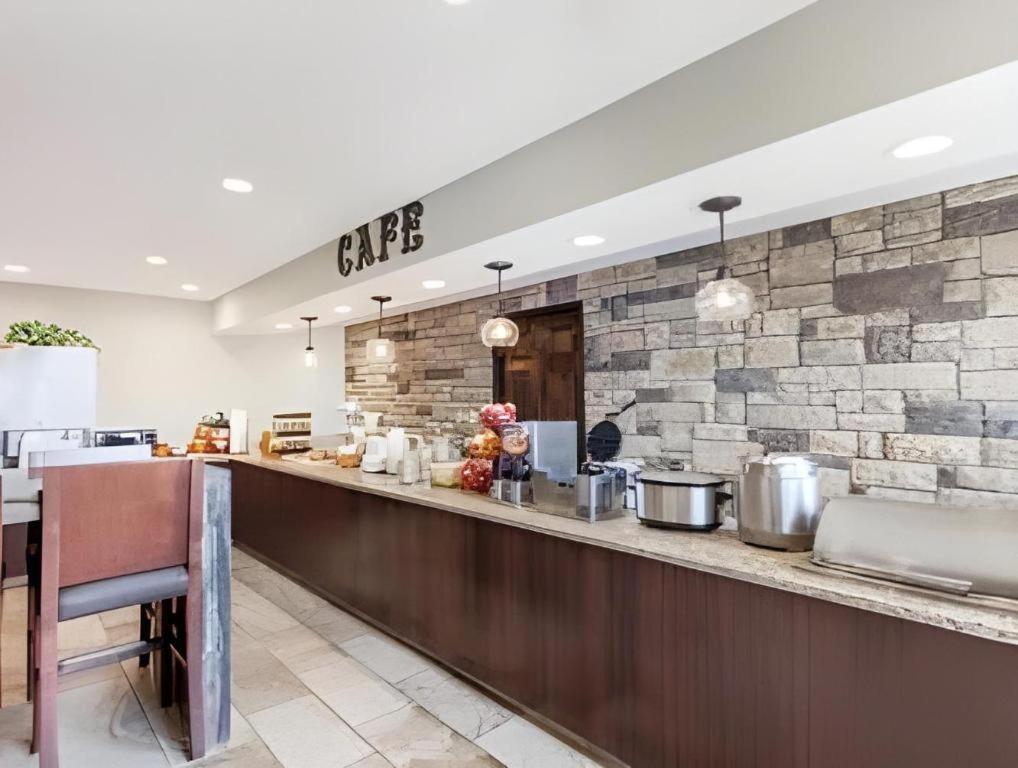 Days Inn Springfield South Екстер'єр фото