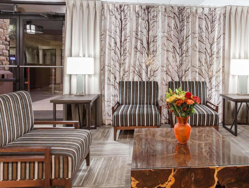 Days Inn Springfield South Екстер'єр фото