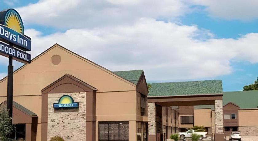 Days Inn Springfield South Екстер'єр фото