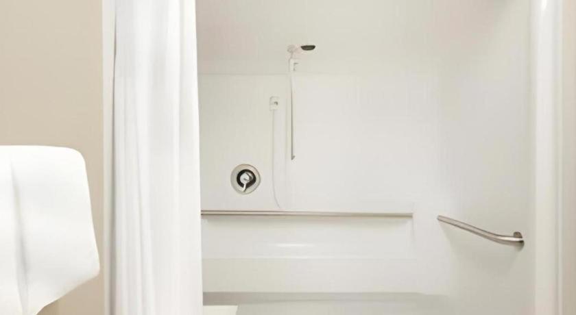 Days Inn Springfield South Екстер'єр фото
