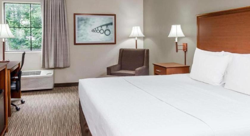 Days Inn Springfield South Екстер'єр фото